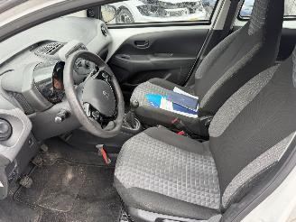 Peugeot 108 1.0 E-VTI 53KW Airco Led Active 5-Drs NAP picture 7