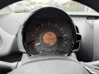 Peugeot 108 1.0 E-VTI 53KW Airco Led Active 5-Drs NAP picture 12