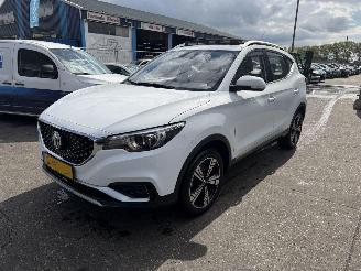 skadebil auto MG ZS EV 45 kWh 105KW Luxury Pano Clima Navi Led Leer Camera NAP 2020/12