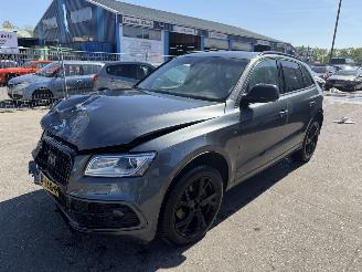 damaged passenger cars Audi Q5 2.0 TDI 140KW Quattro Pano Clima Navi S-Line 2016/1