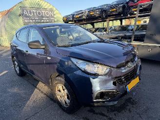 Vaurioauto  passenger cars Hyundai Ix35 2.0i 120KW Active Airco NAP 2010/6