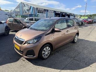 krockskadad bil auto Peugeot 108 1.0 e-VTI 50KW Led Airco 5-Drs Active 2014/10