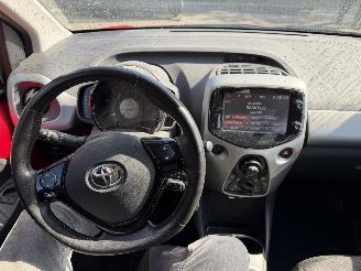 Toyota Aygo 1.0 VVT-I X-Play Airco Navi Led Camera 5-Drs picture 8
