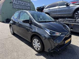 Damaged car Toyota Aygo 1.0 VVT-I 53KW X-fun Airco Led 5-Drs NAP 2020/9