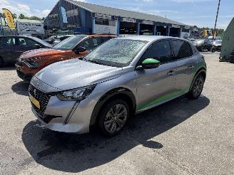 Damaged car Peugeot e-208 50 kWh EV Allure Pack Clima Navi Led 5-Drs NAP 2023/6