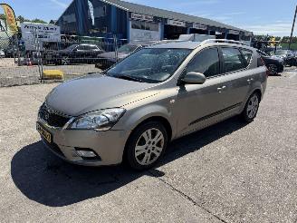 Avarii autoturisme Kia Cee d 1.4 CVVT 66KW Clima X-Executive NAP 2010/11