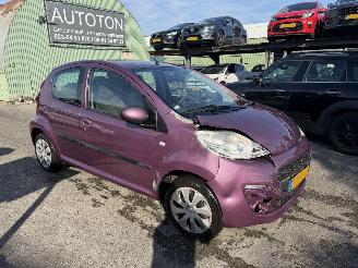 Auto incidentate Peugeot 107 1.0 Active Airco Led 5-Deurs NAP 2013/10