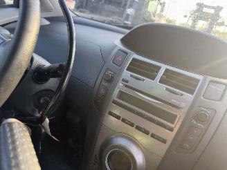 Toyota Yaris 1.3 VVTi 74KW Automaat Clima Aspiration NAP picture 10