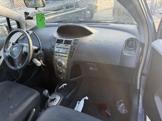 Toyota Yaris 1.3 VVTi 74KW Automaat Clima Aspiration NAP picture 6