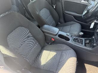 Mercedes B-klasse 180 90KW Clima Navi Led Ambition NAP picture 7