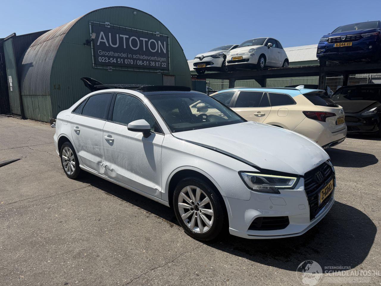 Audi A3 1.5 TFSI 110KW Pano Navi Clima Led Sedan