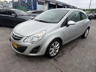 uszkodzony samochody osobowe Opel Corsa 1.2-16V 63KW Airco Anniversary Edition NAP 2012/4