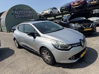 škoda osobní automobily Renault Clio 0.9 TCE 66KW Navi Airco Authentique 5-Drs 2015/9
