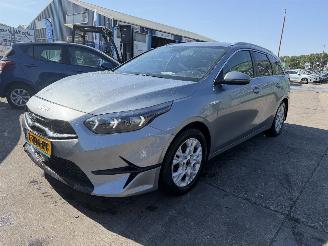 damaged passenger cars Kia Ceed 1.5 T-GDI 118KW Autom. DynamicPlusLine Navi Clima Led NAP 2023/8