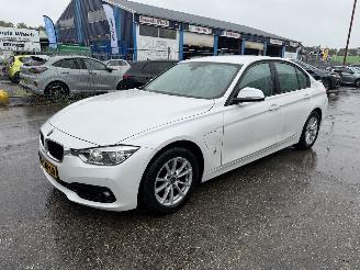 Auto incidentate BMW 3-serie 330e 135KW Hybrid Clima Navi Leer Led 2018/3