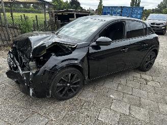 Voiture accidenté Peugeot 208 1.2  GT 2023/4