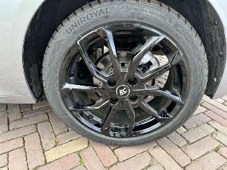 Peugeot 208 Allure picture 16