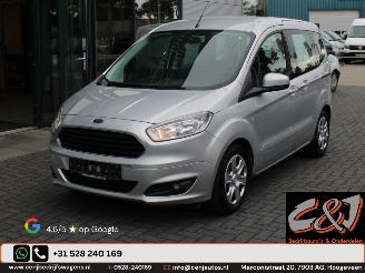 Avarii autoturisme Ford Tourneo Courier 1.0 EcoBoost 75kW Titanium airco cruise achterschade 2015/12