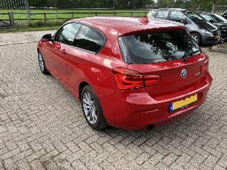 skadebil auto BMW 1-serie 177 PK AUTOMAAT 2016/4