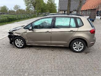 krockskadad bil auto Volkswagen Golf Sportsvan 1.2 automaat 2014/11