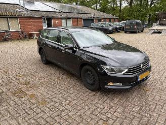 damaged passenger cars Volkswagen Passat 2.0 TDI automaat 2018/3