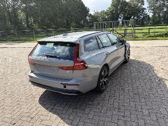 Volvo V-60 2.0 B4 PlUS DARK picture 4
