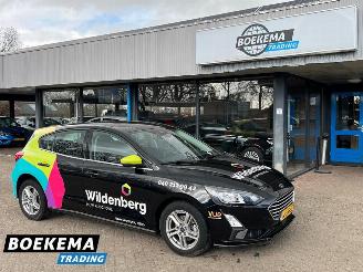 skadebil bedrijf Ford Focus 1.0 EcoBoost Business Navigatie Climate Cruise Camera 2021/11