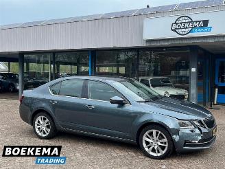krockskadad bil auto Skoda Octavia 1.0 TSI Business Ed Navigatie Canton Stoelverw. Climate Cruise PDC 2019/11