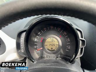 Peugeot 108 1.0 e-VTi Allure Cabriolet Airco Cruise picture 23