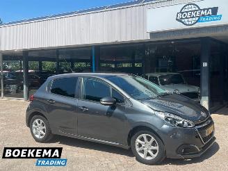 krockskadad bil auto Peugeot 208 1.2 PureTech Allure Navigatie Airco Cruise PDC 2016/2
