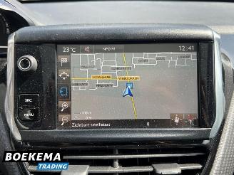 Peugeot 2008 1.2 PureTech Automaat Glazen dak Navi Airco Cruise picture 22