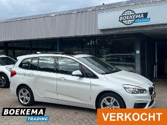 krockskadad bil auto BMW 2-serie Gran Tourer 216d 7-pers Panorama Navi Cruise Climate PDC 2016/7