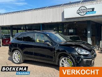 skadebil auto Porsche Cayenne 3.0 S E-Hybrid Pano Leder Bose Navi Climate PDC Trekh. 2015/12