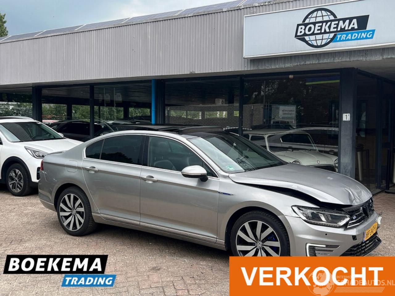 Volkswagen Passat 1.4 TSI GTE Highline Pano Keyless Massage Leder PDC Trekh.