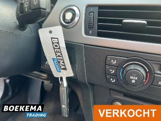 BMW 3-serie 325i High Exec. Pano Leder Xenon Navi Clima Cruise PDC picture 29