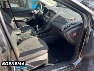 Ford Focus Wagon 1.5 TDCI Titanium Navigatie Climate Cruise PDC Trekh. picture 23