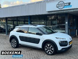 Schadeauto Citroën C4 cactus 1.2 PureTech Shine Virtual Navi Climate Cruise PDC 2016/5