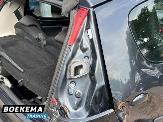 Peugeot 107 1.0-12V XS Airco 5-Deurs picture 7