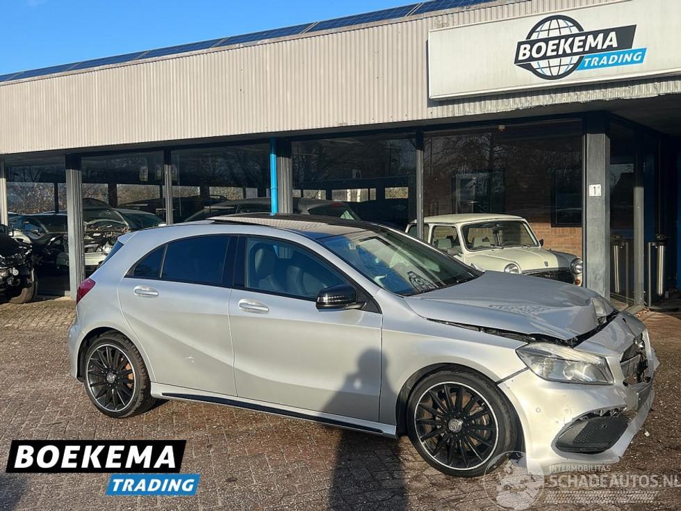 Mercedes A-klasse 180 Prestige AMG Panorama Navigatie Stoelverw. Airco PDC