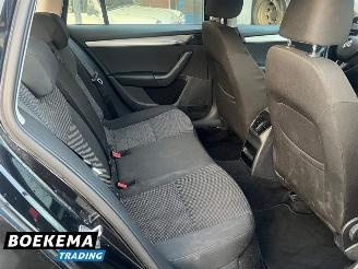 Skoda Octavia Combi 1.6 TDI DSG Business Climate Navi Cruise PDC picture 12