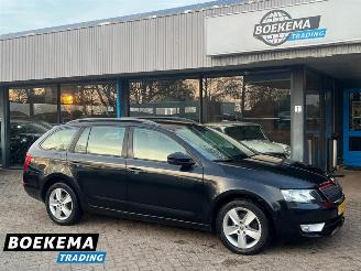 Auto incidentate Skoda Octavia Combi 1.6 TDI DSG Business Climate Navi Cruise PDC 2014/5