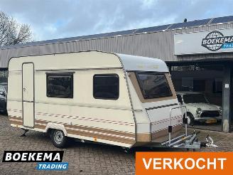 krockskadad bil caravan Dethleffs  RD 5 Nomad Stapelbed Fietsendrager 1989/2