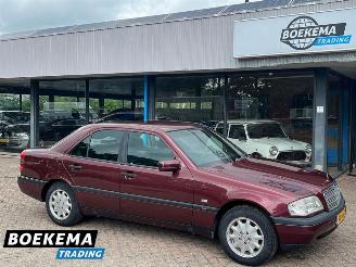 uszkodzony samochody osobowe Mercedes C-klasse 180 Esprit Trekhaak 1997/1