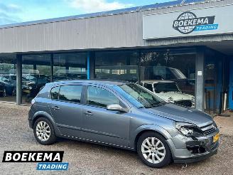 Schadeauto Opel Astra 1.6 Sport 105PK Cruise Climate Trekhaak 2004/6