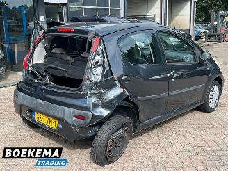 Peugeot 107 1.0-12V XS Airco 5-Deurs picture 2