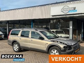 skadebil auto Volvo Xc-70 2.4 T Comfort Line 200 PK Leder Airco Cruise Trekh. 2002/1