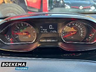 Peugeot 208 1.2 PureTech Style Navi Climate Cruise PDC picture 24