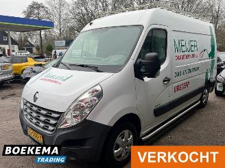 Renault Master T35 2.3 DCI L2H3 3-Pers Navigatie Cruise Airco PDC Trekhaak picture 4