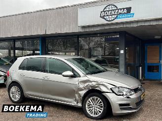 skadebil auto Volkswagen Golf 1.2 TSI Trend Edition AppleCar Climate Stoelverw. Cruise 2014/12