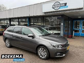 Coche accidentado Peugeot 308 SW 1.2 PureTech Premium Panorama Automaat Navigatie Trekhaak PDC 2018/9